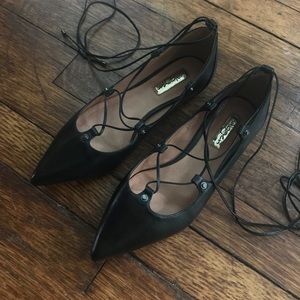 Halogen tie up flats size 7